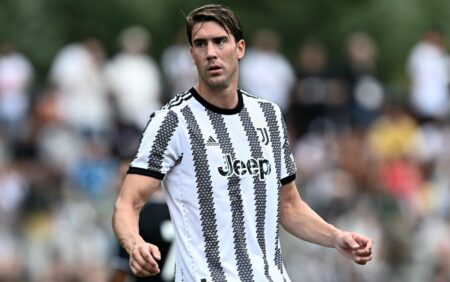 Dusan Vlahovic con la maglia della Juventus