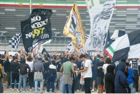 Curva - tifosi della Juve