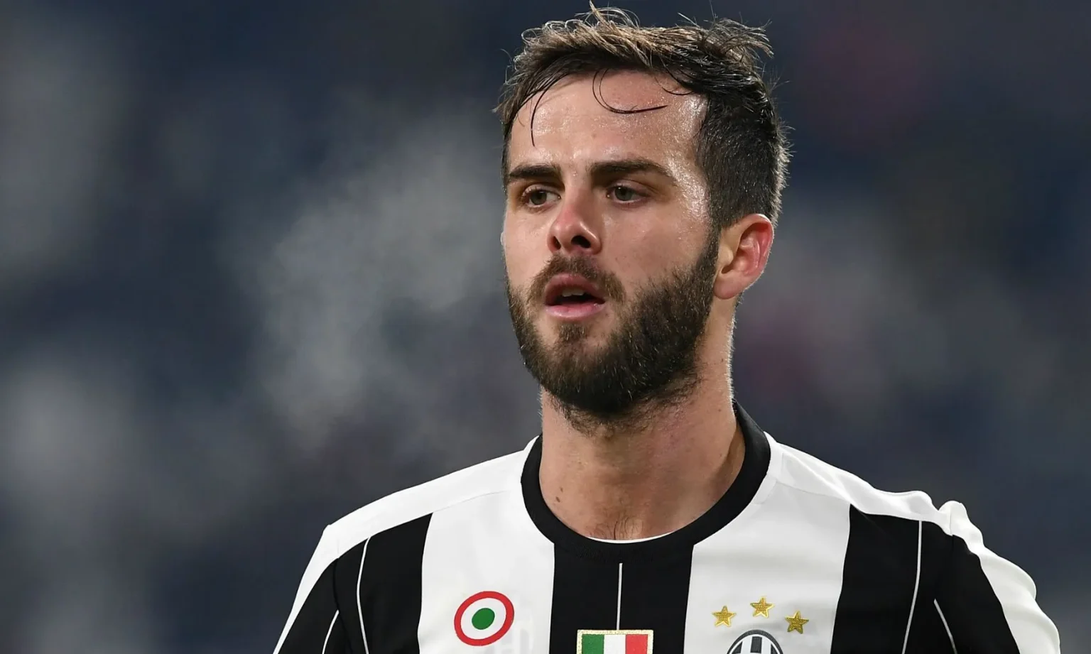 Miralem Pjanic con la maglia della Juventus