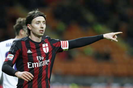 Montolivo in azione con la maglia del Milan