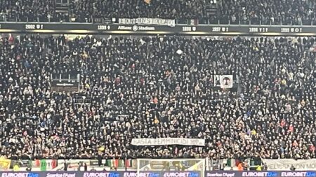 Curva Juventus a difesa delle donne